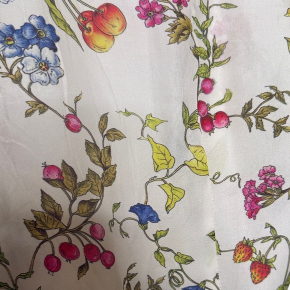 Milly Italian Silk White Floral Fruit Wrap Ruffle Blouse - Picture 9 of 9